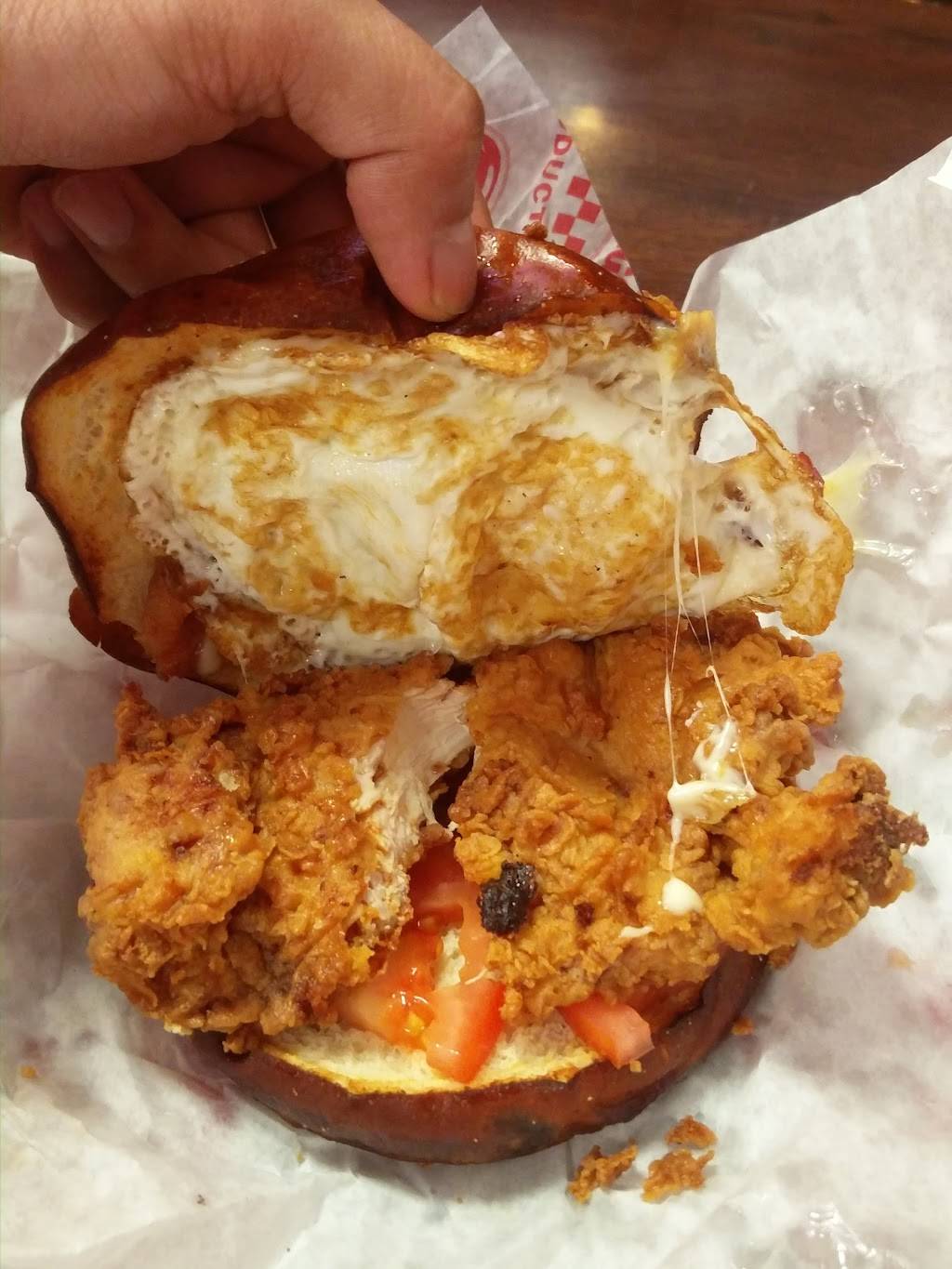 Devil Dawgs on State | restaurant | 767 S State St, Chicago, IL 60605, USA | 3125839100 OR +1 312-583-9100