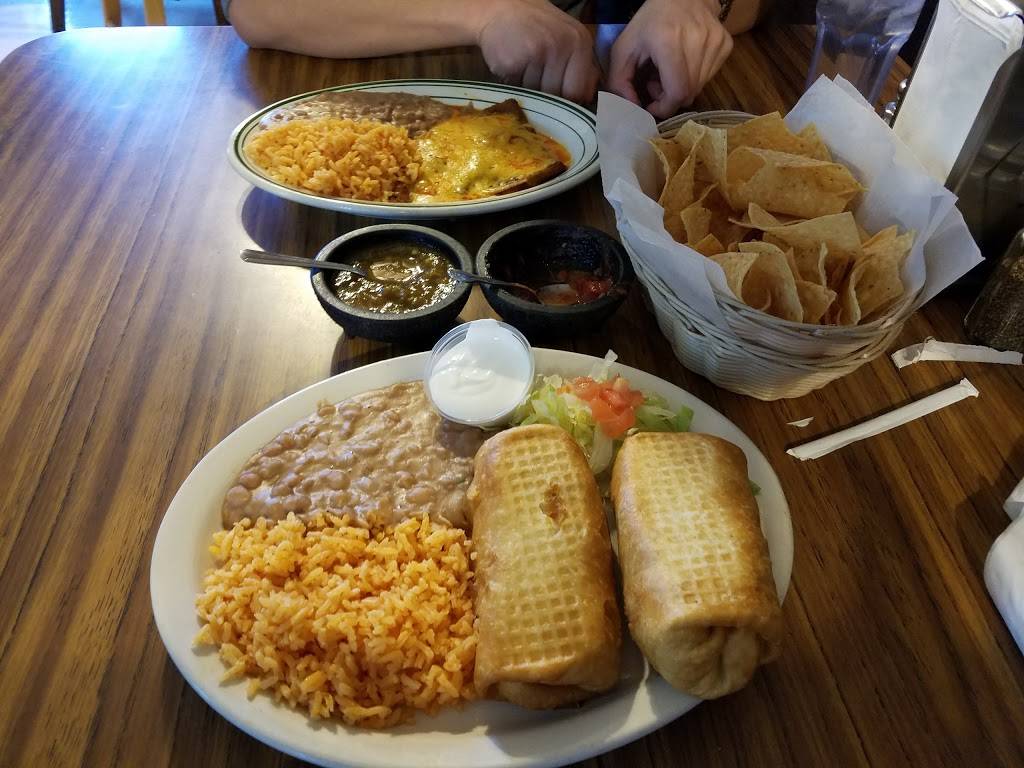 Guadalajara Restaurant | restaurant | 901 S 10th St, Milwaukee, WI 53204, USA | 4146472266 OR +1 414-647-2266