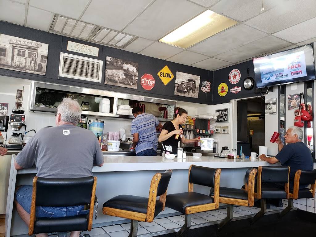 Riviera Family Restaurant | restaurant | 5633 Mission Boulevard, Riverside, CA 92509, USA | 9512749509 OR +1 951-274-9509