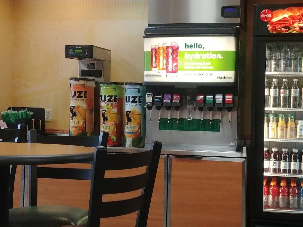 Subway | restaurant | 11260 N Central Expy, Dallas, TX 75243, USA | 2143611667 OR +1 214-361-1667