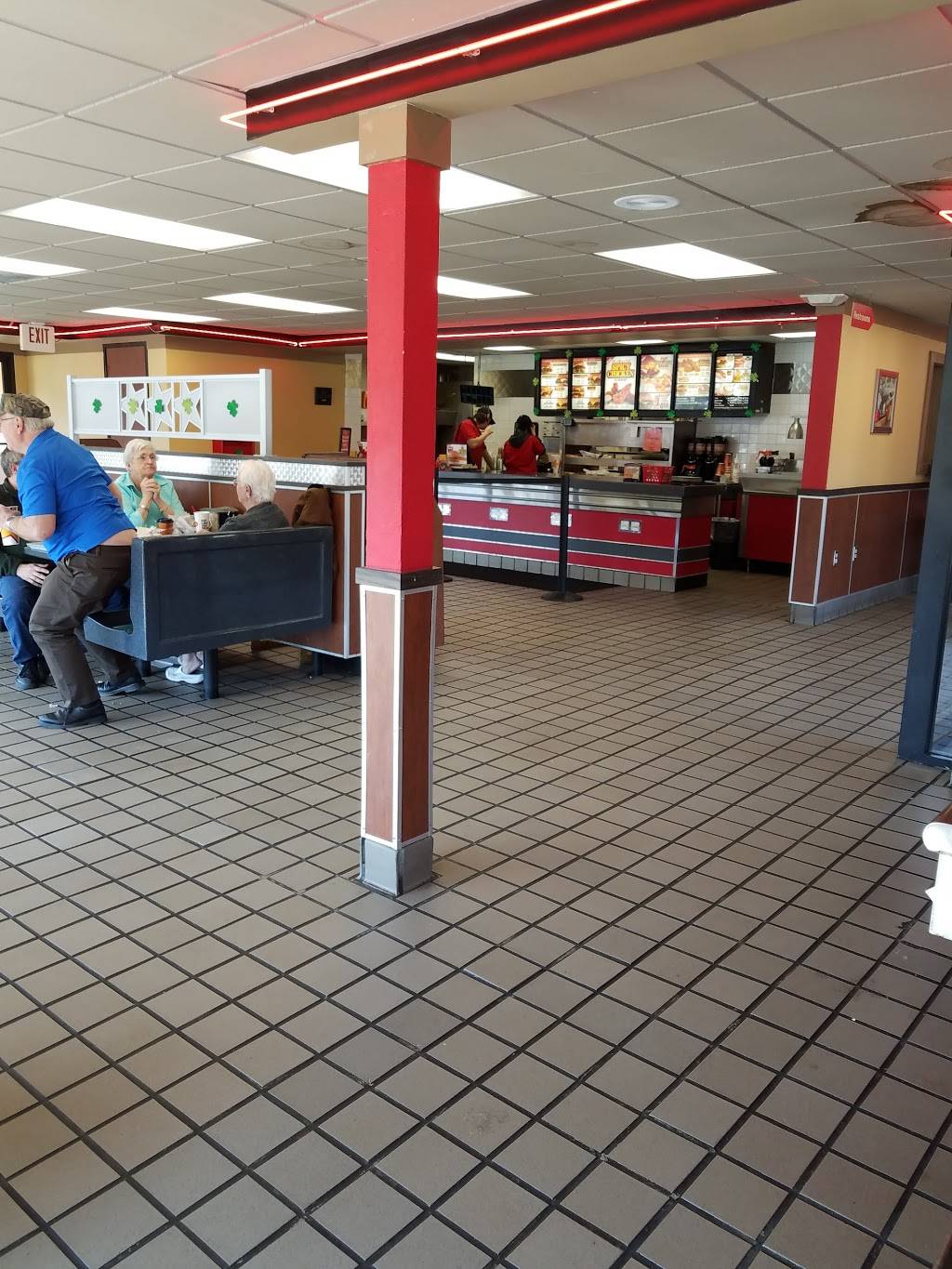 Hardees | restaurant | 855 National Rd, Wheeling, WV 26003, USA | 3042321052 OR +1 304-232-1052