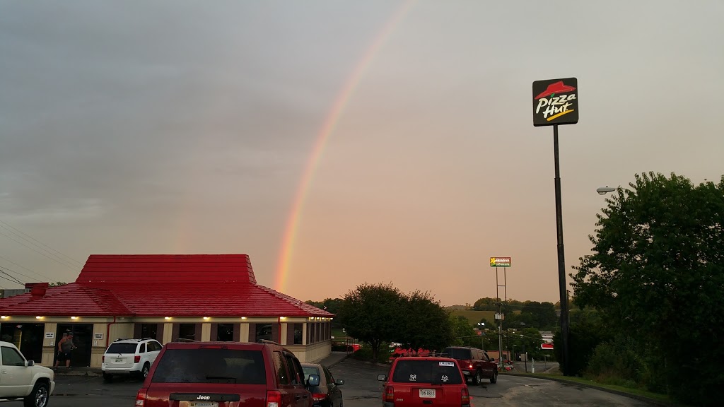 Pizza Hut | meal delivery | 535 Cummings St, Abingdon, VA 24210, USA | 2766283022 OR +1 276-628-3022