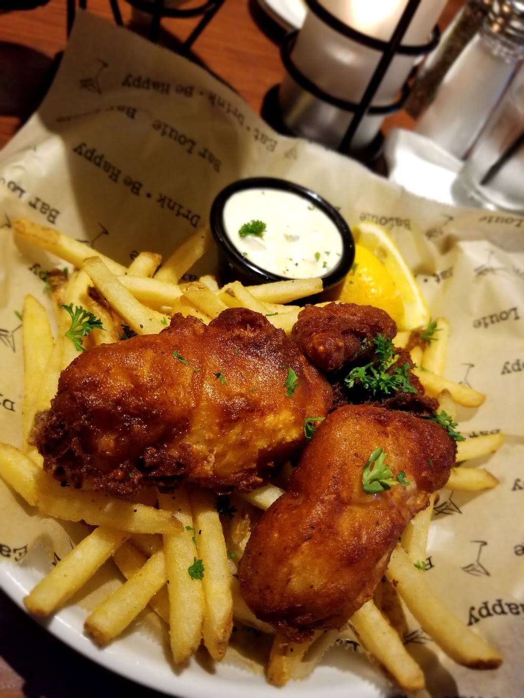 Bar Louie - Northridge Fashion Center | night club | 9301 Tampa Ave Suite# 218, Northridge, CA 91324, USA | 7472245900 OR +1 747-224-5900