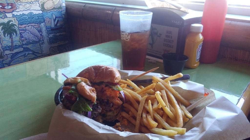 Sharkies Burgers & Brews | restaurant | 300 N Lake Park Blvd, Carolina Beach, NC 28428, USA | 9107071169 OR +1 910-707-1169