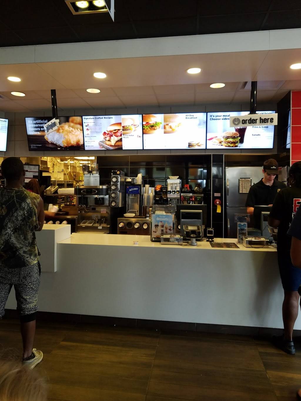 McDonalds | cafe | 4971 S Amherst Hwy, Madison Heights, VA 24504, USA | 4345285449 OR +1 434-528-5449