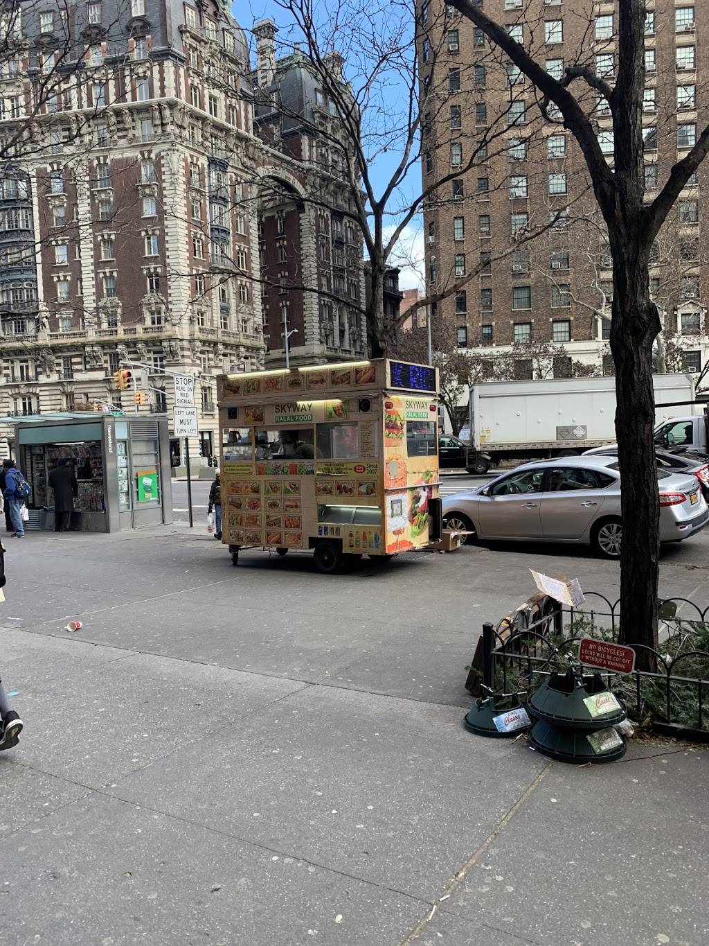 Skyway Halal Gyro Truck | restaurant | 2045 Broadway, New York, NY 10023, USA | 6469442701 OR +1 646-944-2701