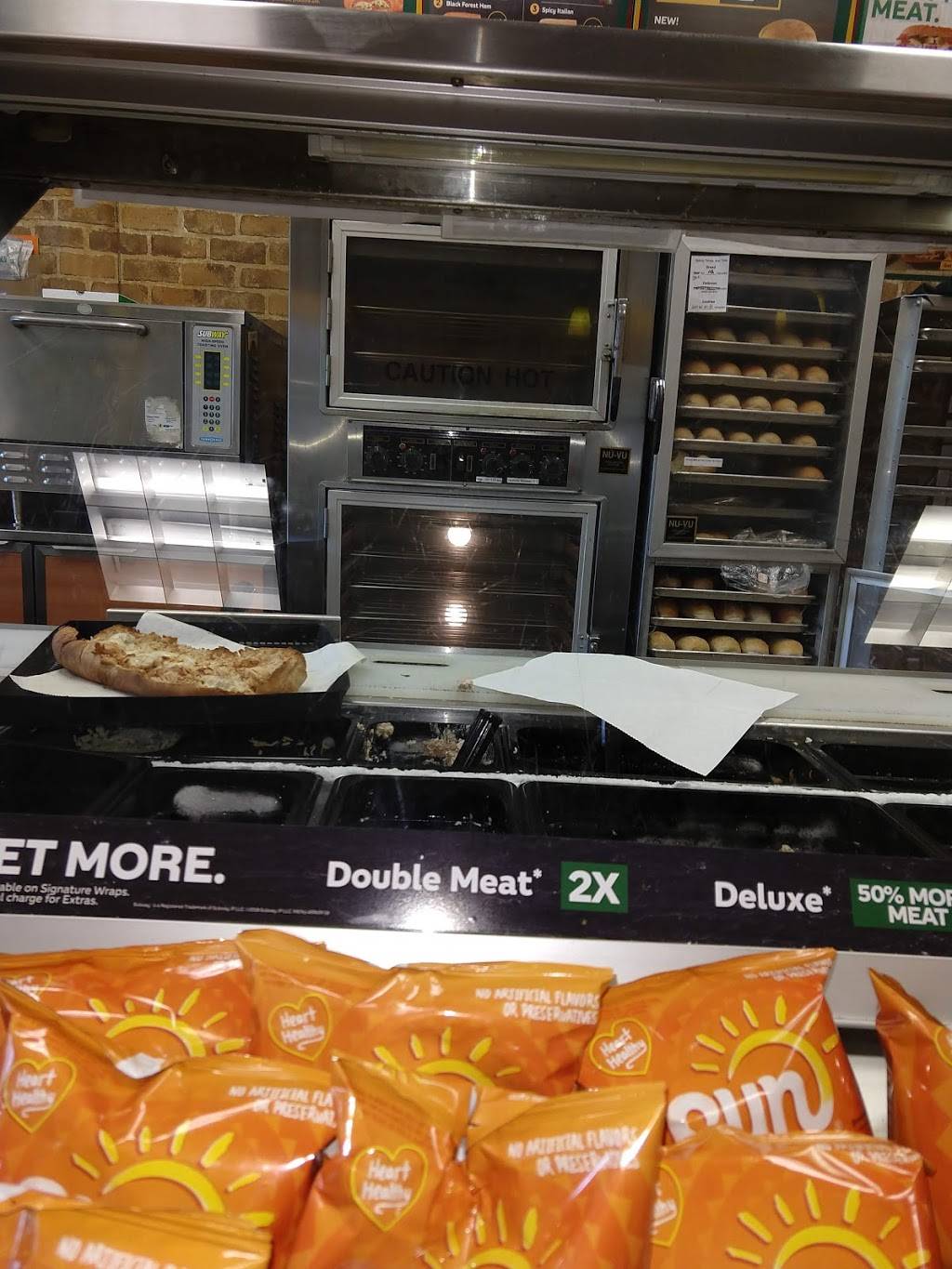 Subway Restaurants | restaurant | 9450 S Northshore Dr, Village Shop Ctr, Cross Creek Rd Suite 107, Knoxville, TN 37922, USA | 8655313010 OR +1 865-531-3010