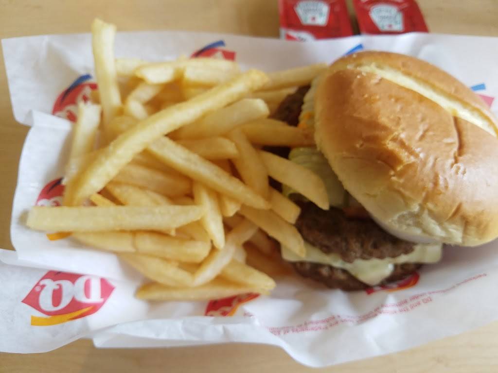 Dairy Queen Grill & Chill | restaurant | 910 W E Main St, Carmi, IL 62821, USA | 6183822536 OR +1 618-382-2536