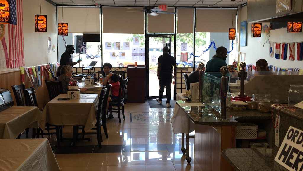 Oasis Cafeteria To Go | restaurant | 5239 S John Young Pkwy, Orlando, FL 32839, USA | 4072861742 OR +1 407-286-1742