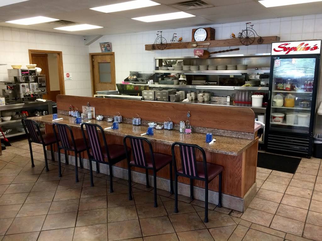 Sophias Restaurant | restaurant | 3201 S Riverside Dr, Beloit, WI 53511, USA | 6083689598 OR +1 608-368-9598