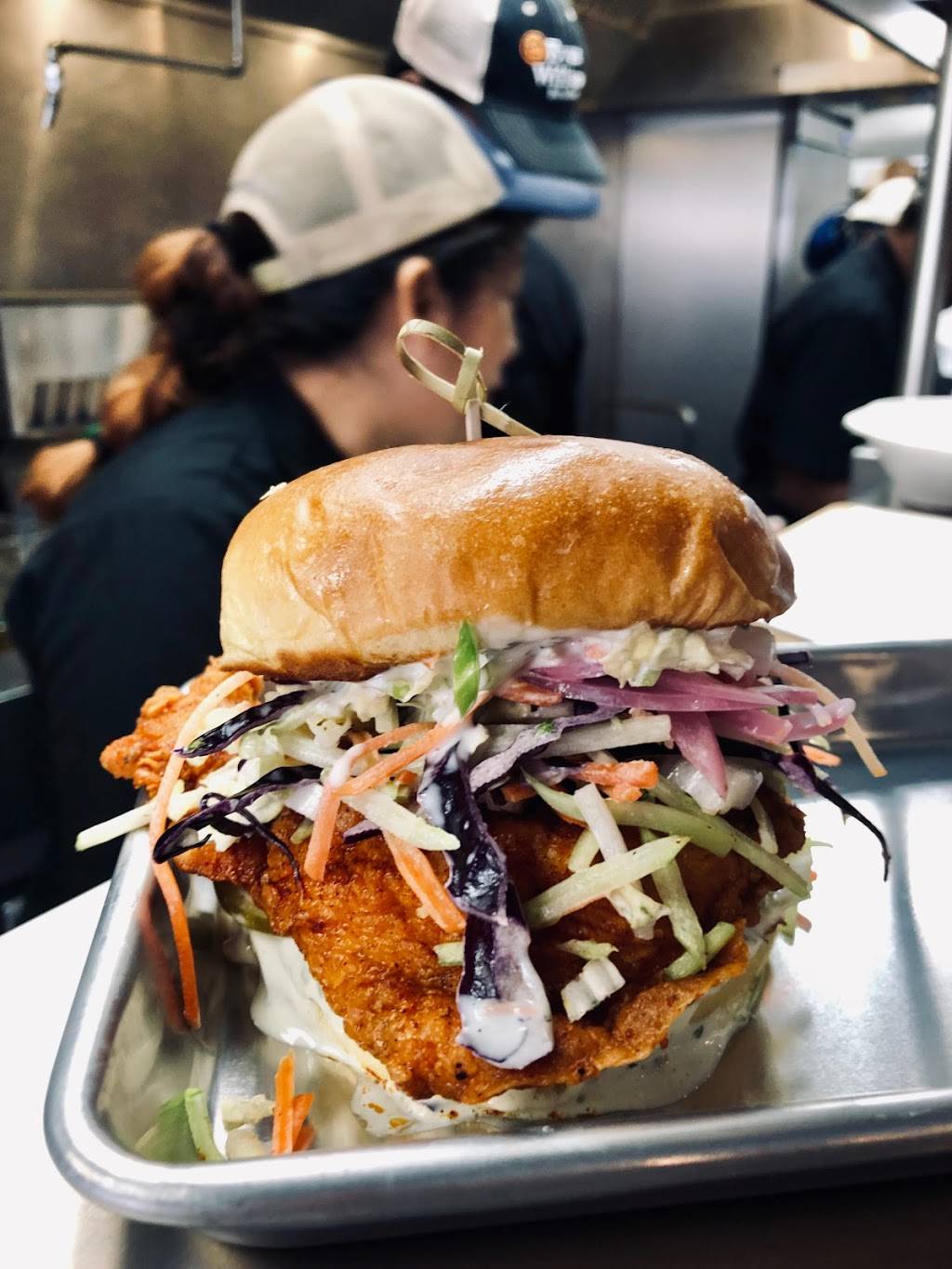 Hot Chick | restaurant | 7th N 17th St, Richmond, VA 23219, USA | 8045969988 OR +1 804-596-9988