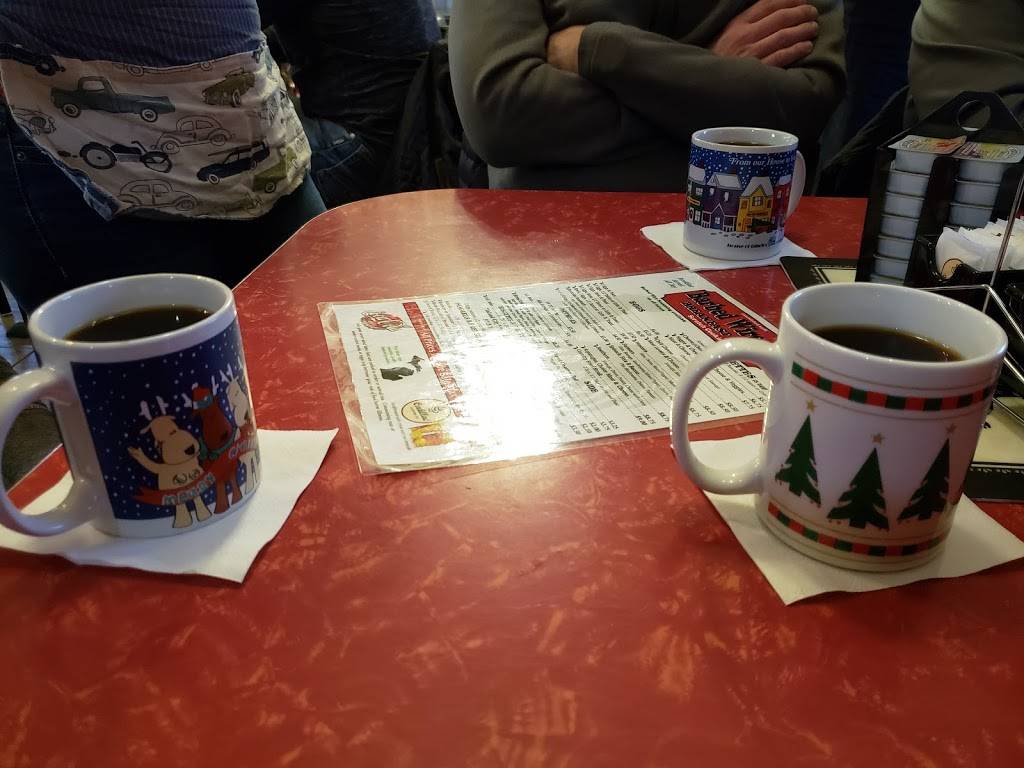 Barbed Wire Cafe | restaurant | 1635, 140 S Main St, Plainwell, MI 49080, USA | 2692251010 OR +1 269-225-1010