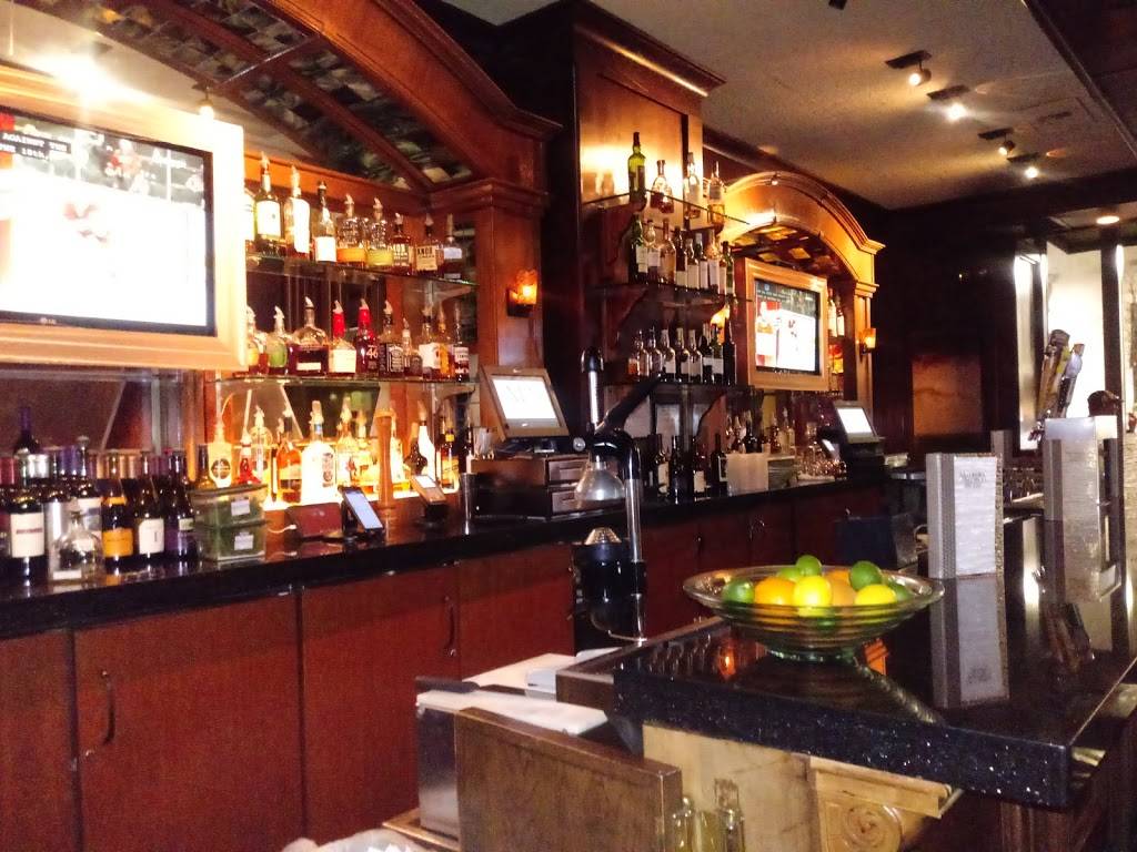 McCormick & Schmicks Seafood & Steaks | restaurant | 1 S Broad St, Philadelphia, PA 19107, USA | 2155686888 OR +1 215-568-6888