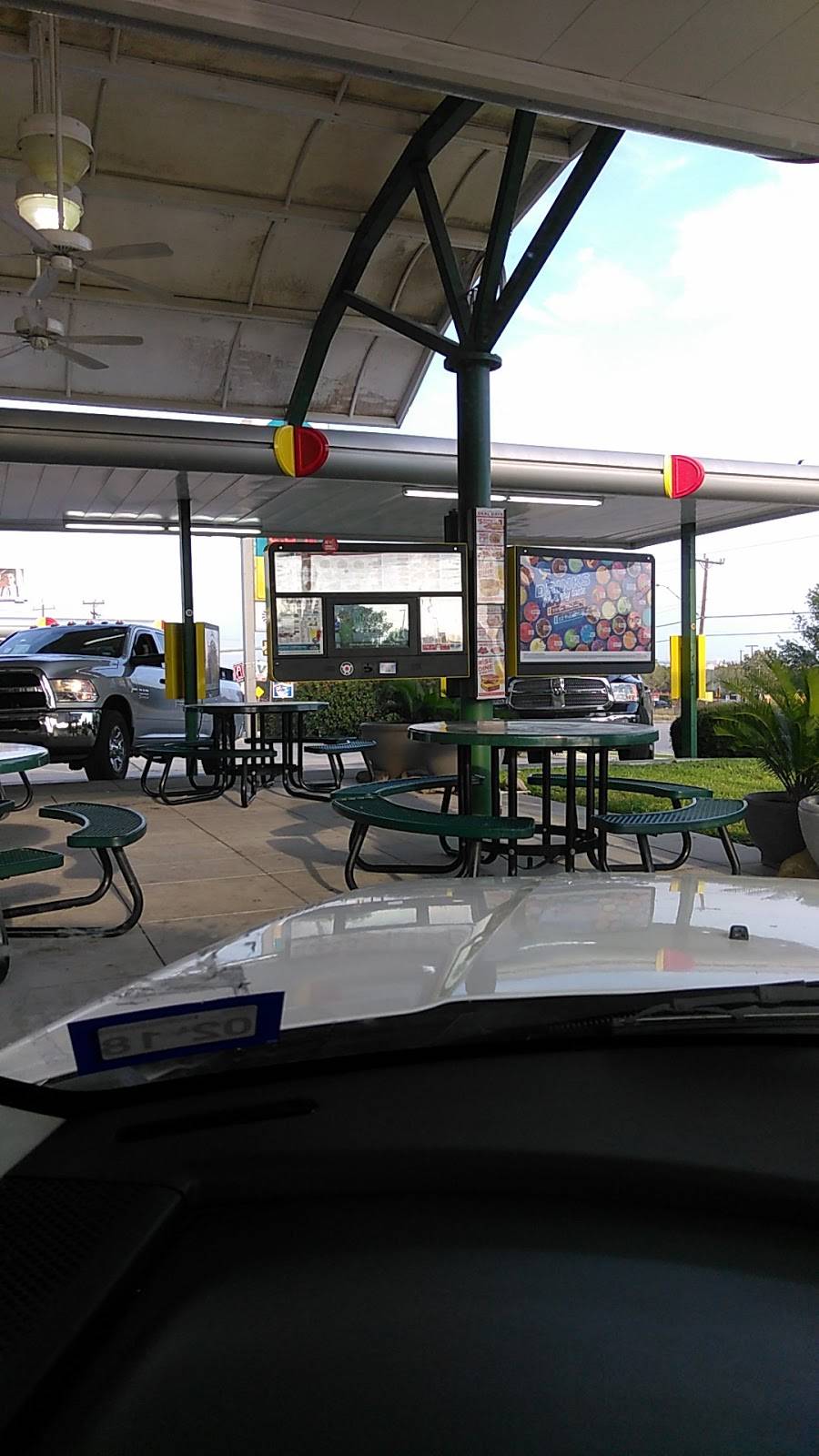 Sonic Drive-In | restaurant | 16401 Nacogdoches Rd, San Antonio, TX 78247, USA | 2105906670 OR +1 210-590-6670