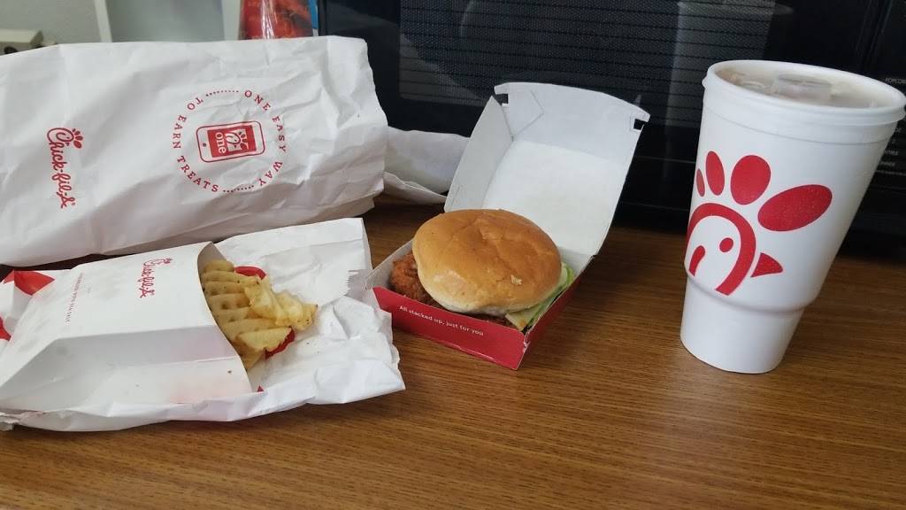 Chick-fil-A | restaurant | 2429 W Wheatland Rd, Dallas, TX 75237, USA | 9722964090 OR +1 972-296-4090