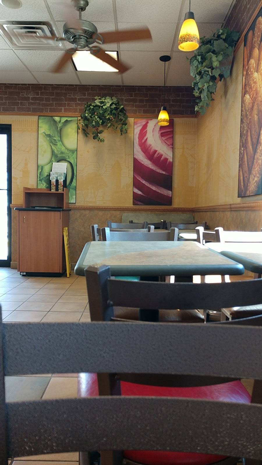 Subway | restaurant | 271 Sandusky St, Monroeville, OH 44847, USA | 4194652500 OR +1 419-465-2500