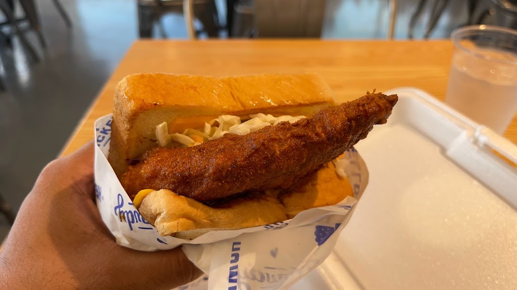 Howdy Hot Chicken | restaurant | 3520 S Shepherd Dr, Houston, TX 77098, USA | 8328318186 OR +1 832-831-8186