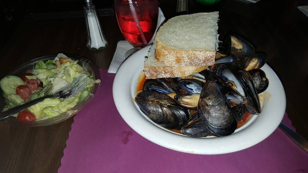 Dagwoods Pub | restaurant | 4625 Linden Ave, Philadelphia, PA 19114, USA | 2153323620 OR +1 215-332-3620