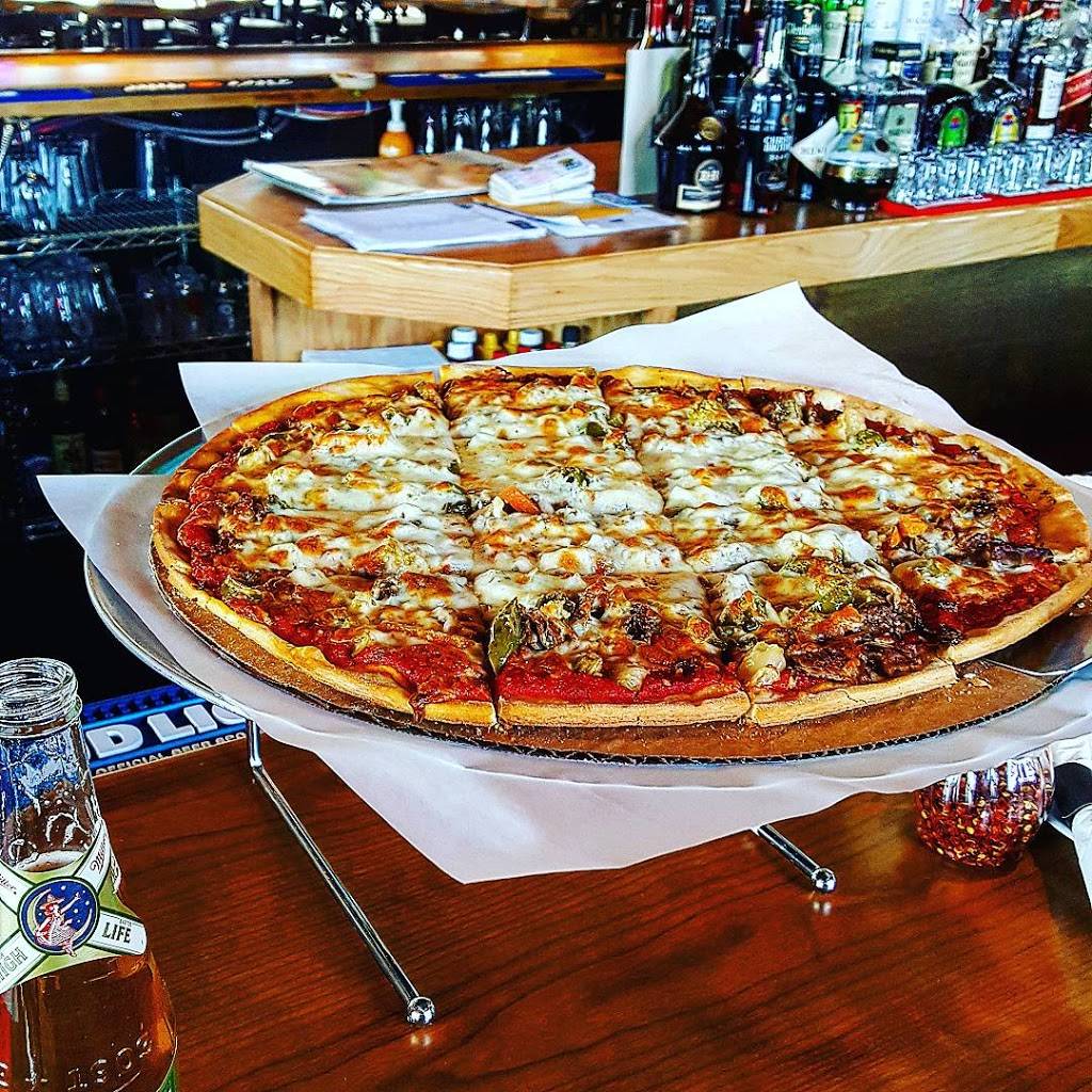 The Beacon Tap | restaurant | 1374 Lee St, Des Plaines, IL 60018, USA | 8477152772 OR +1 847-715-2772