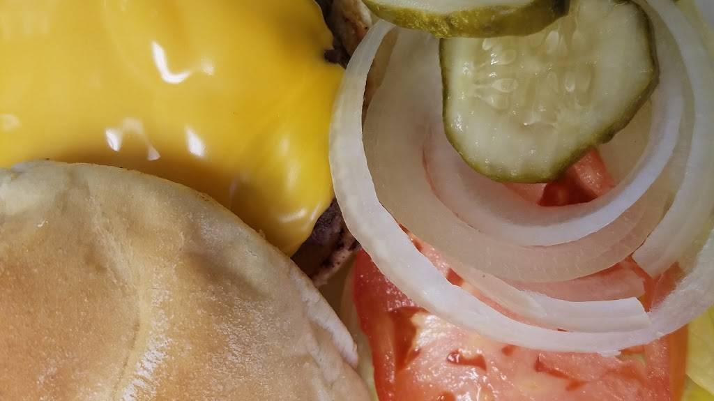 Janie’s Riverview Cafe | restaurant | 1106 W Front St, Buffalo, IA 52728, USA | 5633811555 OR +1 563-381-1555