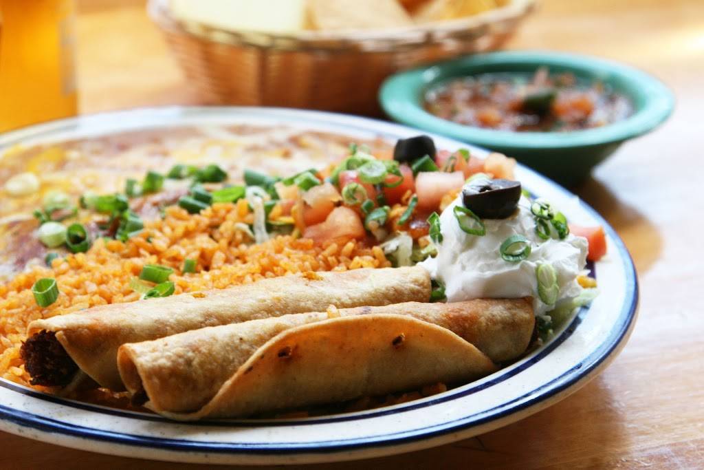 Old Juans Cantina | restaurant | 649 Pier Ave, Oceano, CA 93445, USA | 8054895680 OR +1 805-489-5680