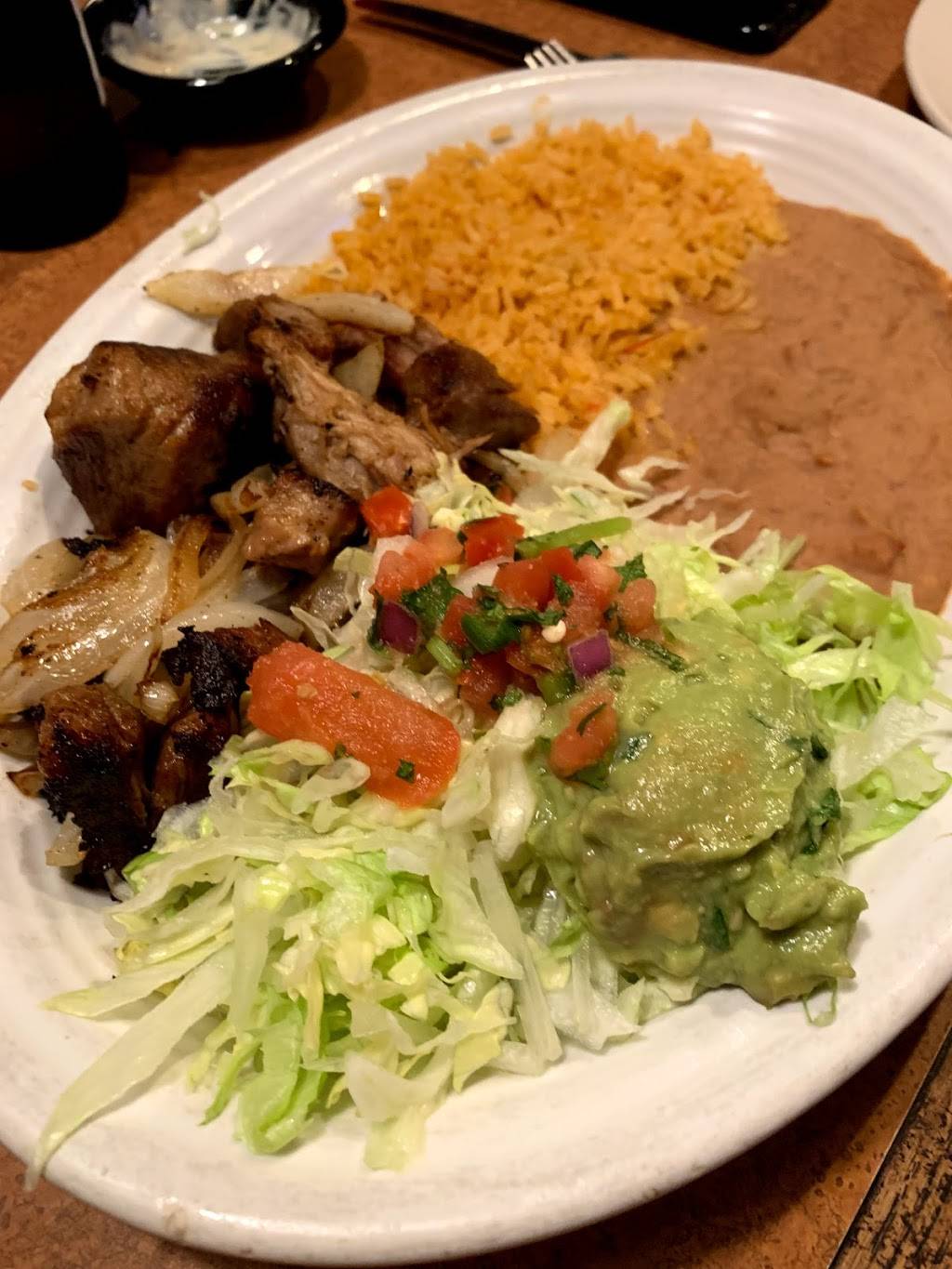 Lunada Mexican Grill & Cantina | restaurant | 3861 Park Mill Run Dr, Hilliard, OH 43026, USA | 6147777996 OR +1 614-777-7996