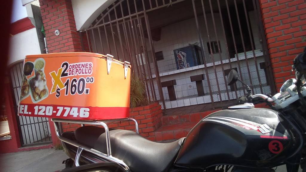 Pollos El Leñador | restaurant | Calle Esmeralda 1128, California, 22890 Ensenada, B.C., Mexico | 016461207746 OR +52 646 120 7746