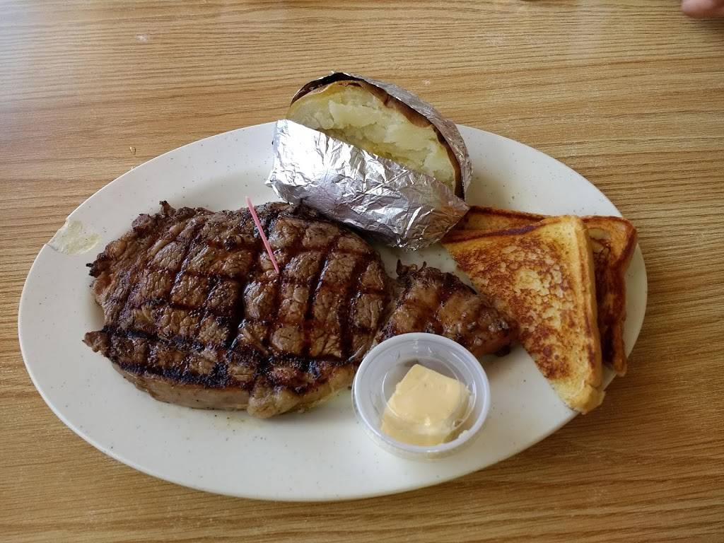 Tinas Family Restaurant | restaurant | 1117 Broad St, Columbia, MS 39429, USA | 6017360909 OR +1 601-736-0909