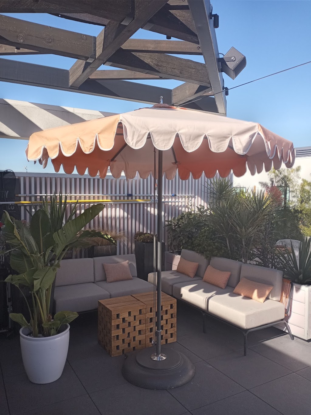 Canopy Club | restaurant | 8801 Washington Blvd, Culver City, CA 90232, USA | 2093647541 OR +1 209-364-7541