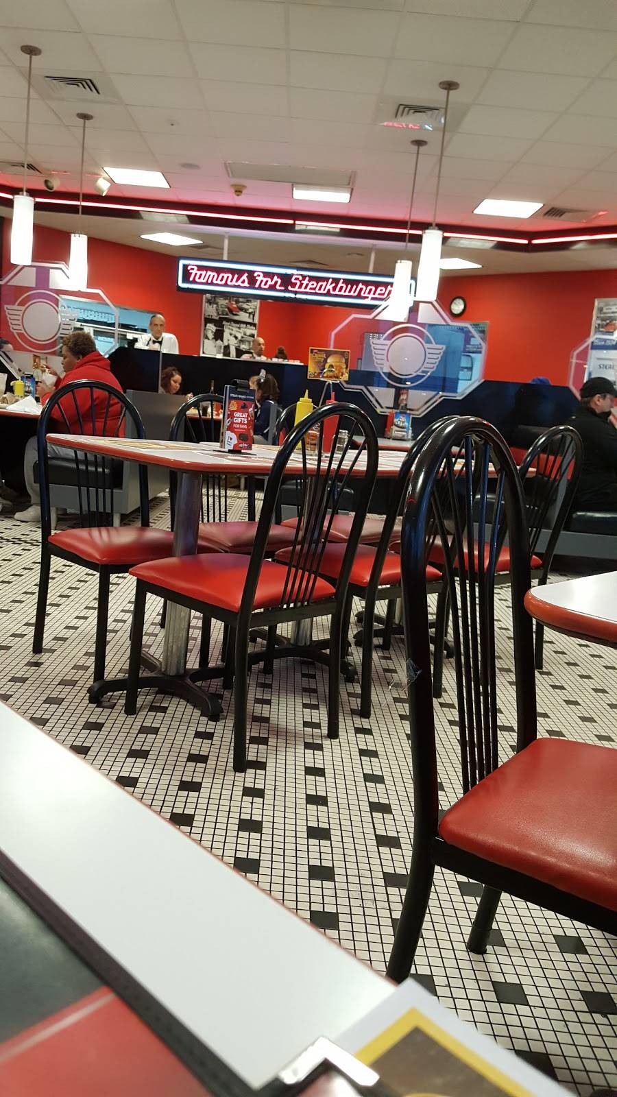 Steak n Shake | restaurant | 211 Randall Rd, Lake in the Hills, IL 60156, USA | 8474587630 OR +1 847-458-7630