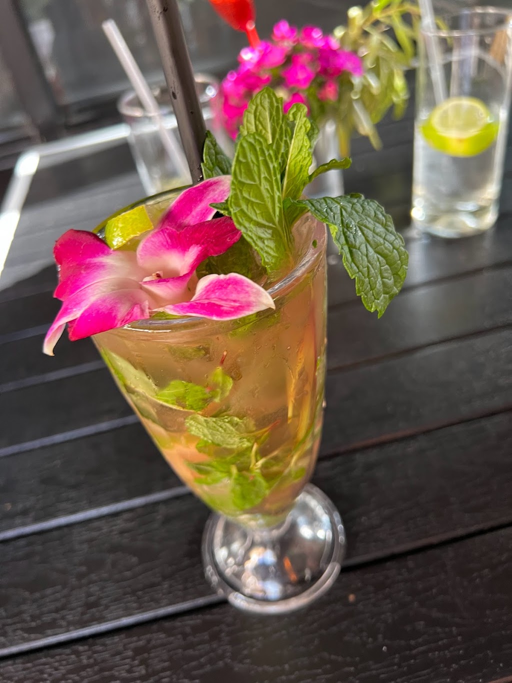 Mojitos | restaurant | 233 N Maclay Ave Unit A, San Fernando, CA 91340, USA | 8186390339 OR +1 818-639-0339