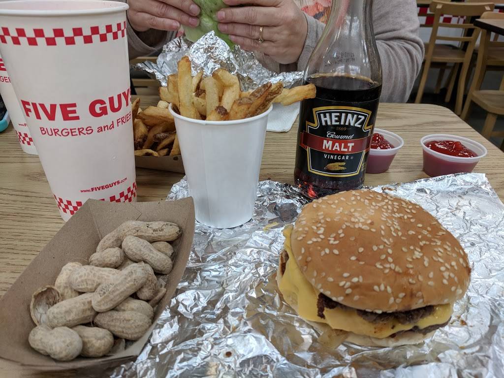 Five Guys | meal takeaway | 5848 Red Bug Lake Rd, Winter Springs, FL 32708, USA | 4076368100 OR +1 407-636-8100