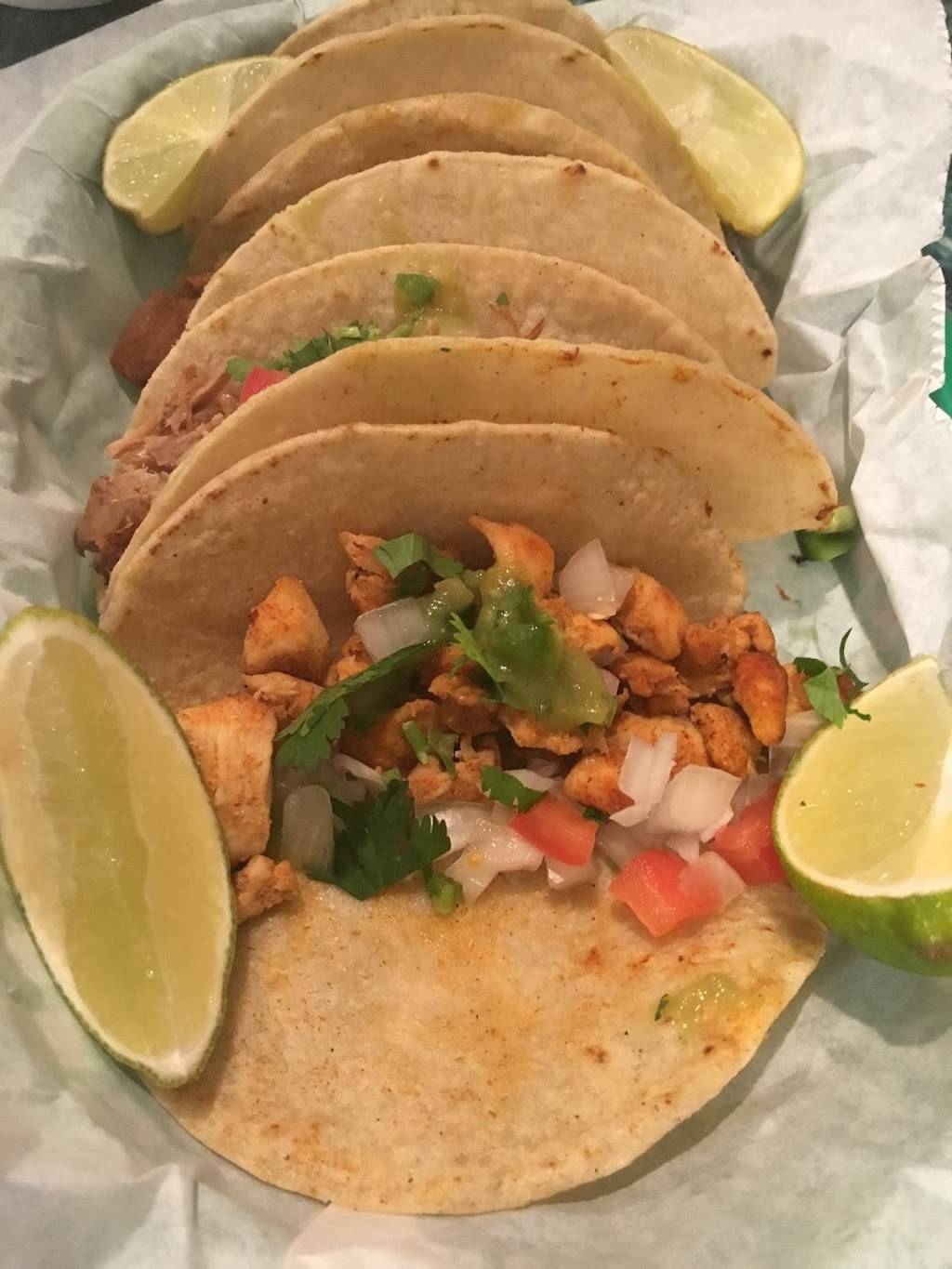 Panaderia La Estrella | restaurant | 635 NE Main St, Simpsonville, SC 29681, USA | 8647578170 OR +1 864-757-8170