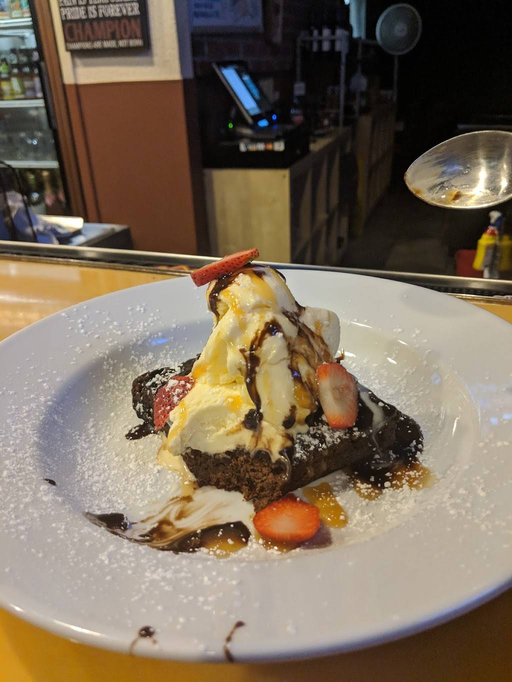 End Zone Sports Bar & Grill | restaurant | 2859 University Ave, San Diego, CA 92104, USA | 6196772928 OR +1 619-677-2928