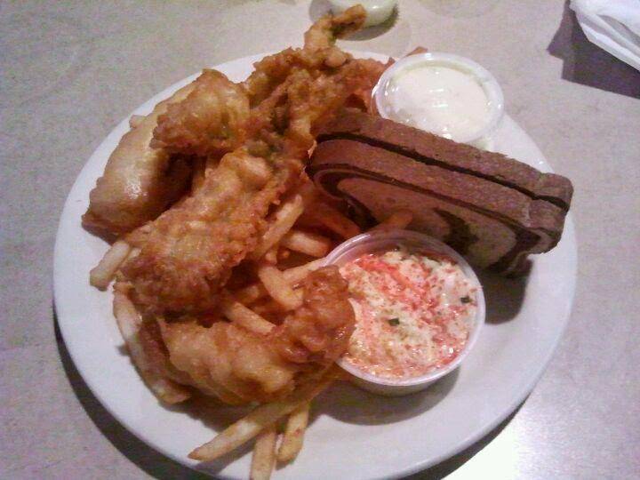 Lake Park Pub | restaurant | 8904 Lake Park Rd, Menasha, WI 54952, USA | 9207391901 OR +1 920-739-1901