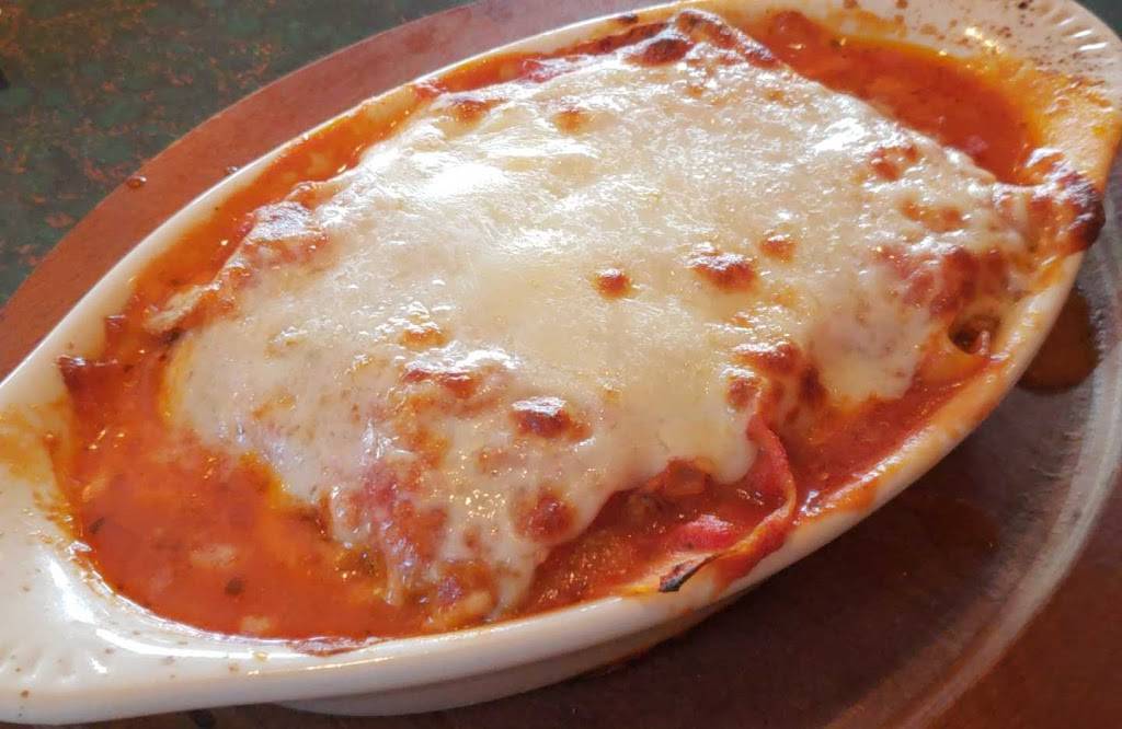 Red Tomato Pizzeria | restaurant | 37 Boston Post Rd, Madison, CT 06443, USA | 2032456948 OR +1 203-245-6948