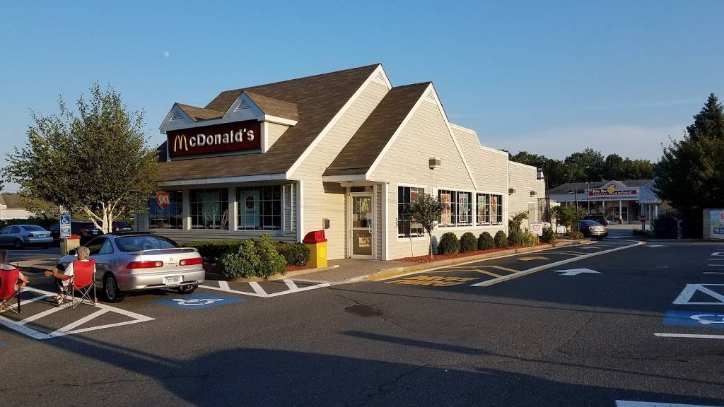 McDonalds | cafe | 280 Branford Rd, North Branford, CT 06471, USA | 2034816237 OR +1 203-481-6237