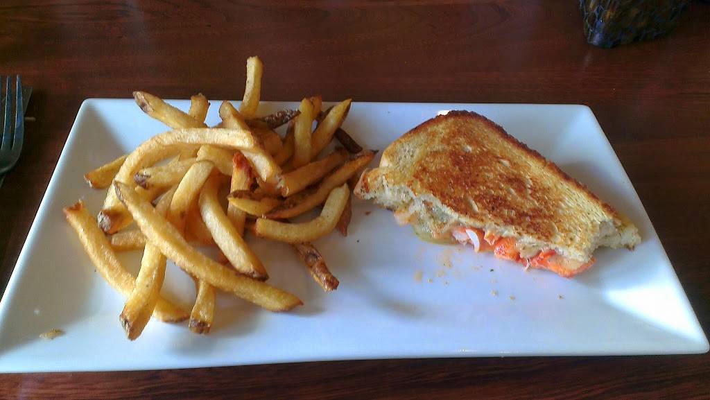 Three Figs | restaurant | 94 Mountain Rd, Suffield, CT 06078, USA | 8606687081 OR +1 860-668-7081