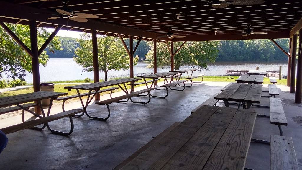 Lake Holt Lakeside Grill | restaurant | 1200 Lake Holt Road, Butner, NC 27509, USA | 9195753110 OR +1 919-575-3110