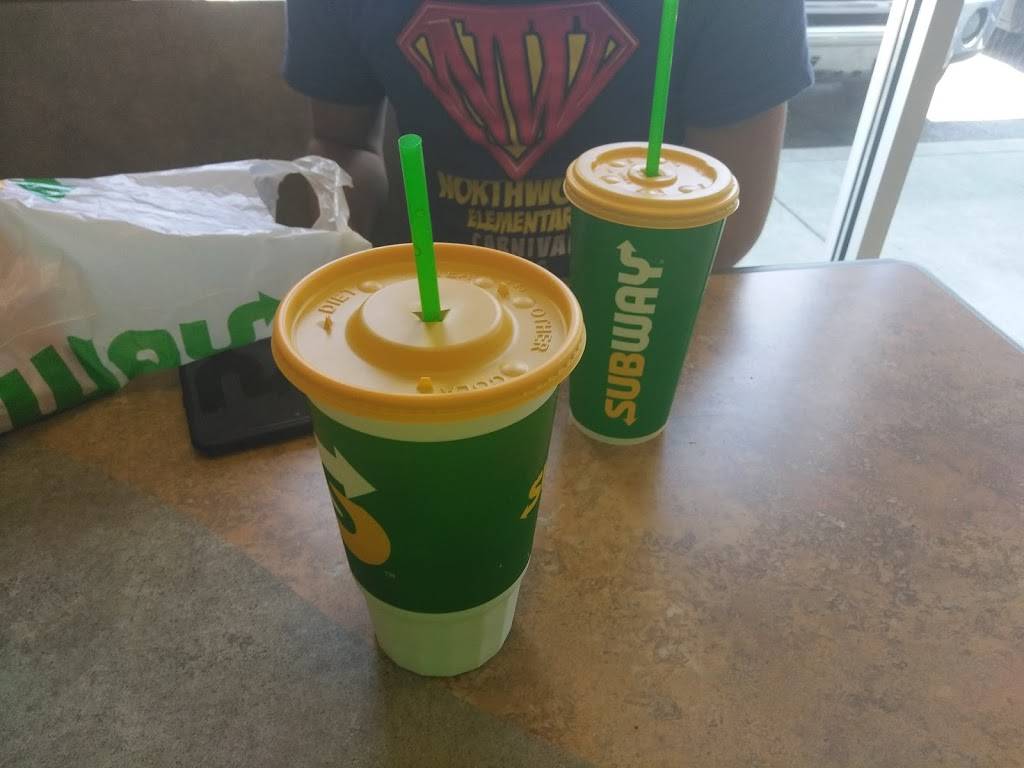 Subway | restaurant | 8398 Reading Rd, Cincinnati, OH 45237, USA | 5138216800 OR +1 513-821-6800