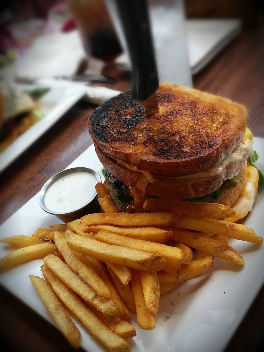 Cold Beers & Cheeseburgers | restaurant | 18529 N Scottsdale Rd, Scottsdale, AZ 85255, USA | 4809127219 OR +1 480-912-7219