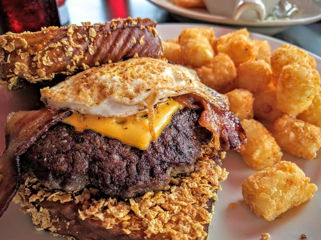 Luckys Burger & Brew Brookhaven | restaurant | 305 Brookhaven Ave #1250, Brookhaven, GA 30319, USA | 6787051713 OR +1 678-705-1713