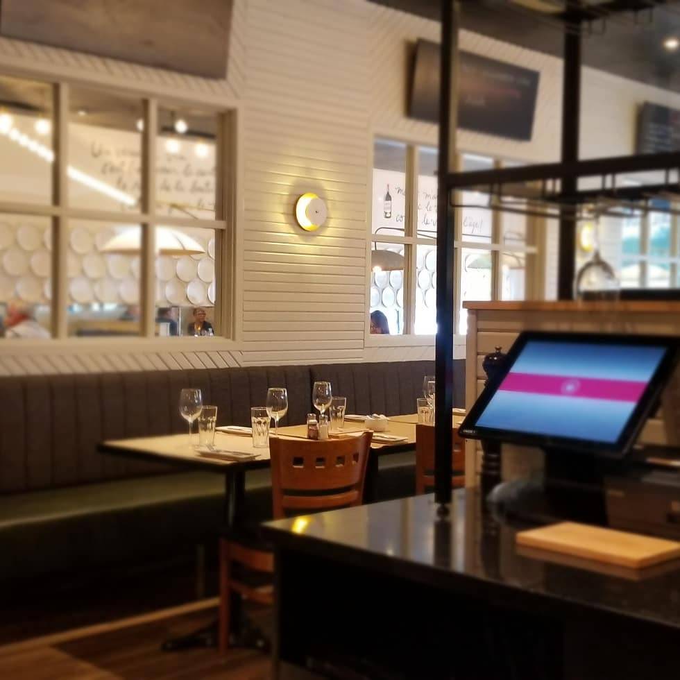 Entre-Côte Riverin | restaurant | 3400 Boulevard Sainte-Anne, Québec, QC G1E 3L7, Canada | 4186633178 OR +1 418-663-3178