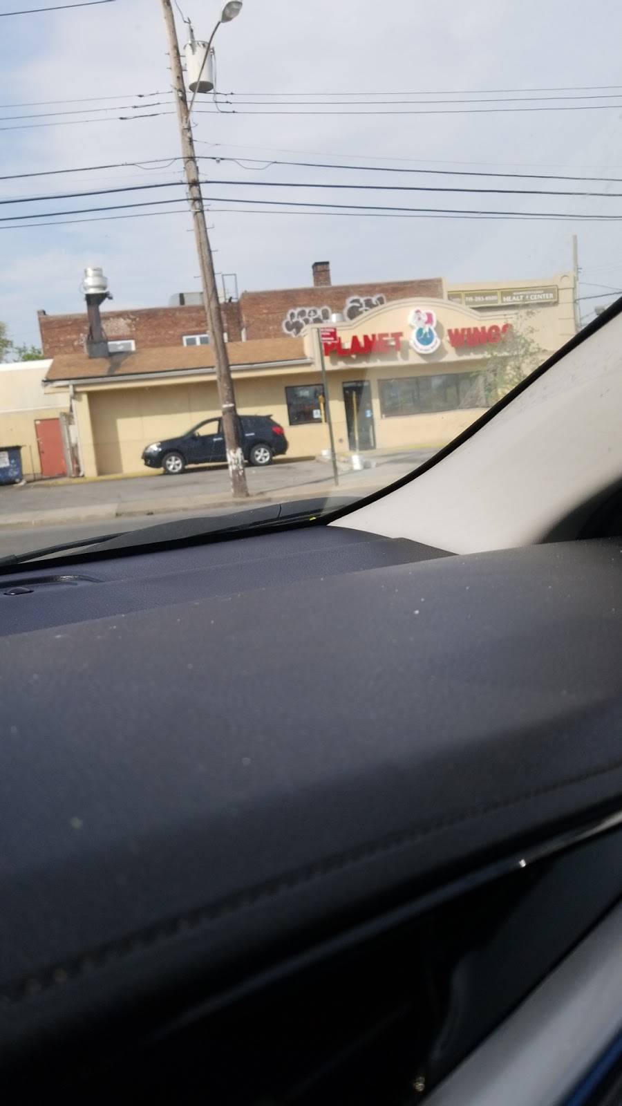 Planet Wings | restaurant | 2211 Hylan Blvd, Staten Island, NY 10306, USA | 7186689464 OR +1 718-668-9464