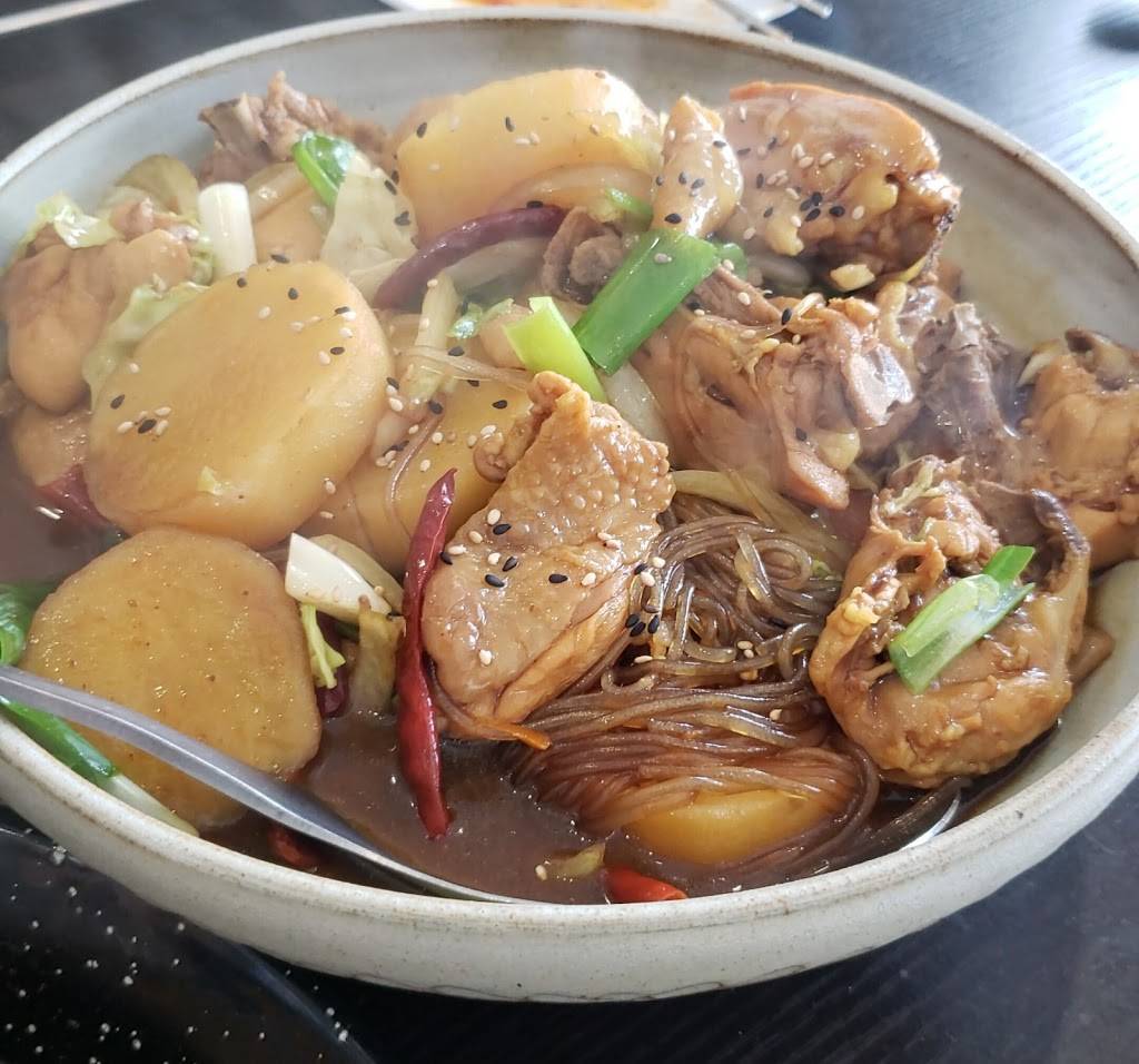 Maht Korean Restaurant | restaurant | 726 Somerset St W, Ottawa, ON K1R 6P8, Canada | 6136807268 OR +1 613-680-7268