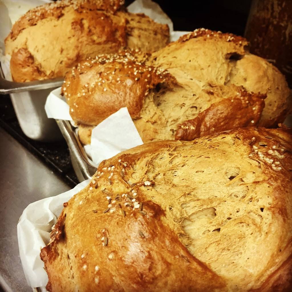 Laszlos Iron Skillet Restaurant | restaurant | 1020 Ohio Pike, Cincinnati, OH 45245, USA | 5135616776 OR +1 513-561-6776