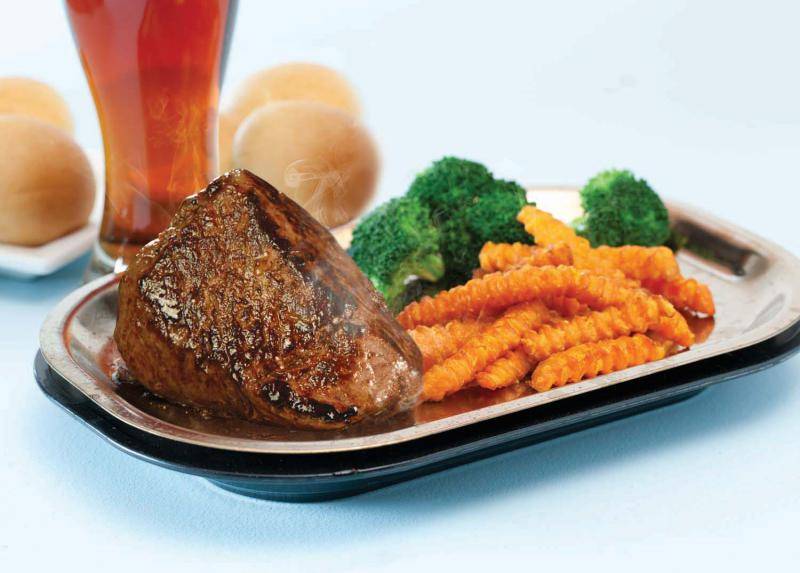 Branns Steakhouse & Grille | restaurant | 5510 28th St SE, Grand Rapids, MI 49512, USA | 6162857800 OR +1 616-285-7800