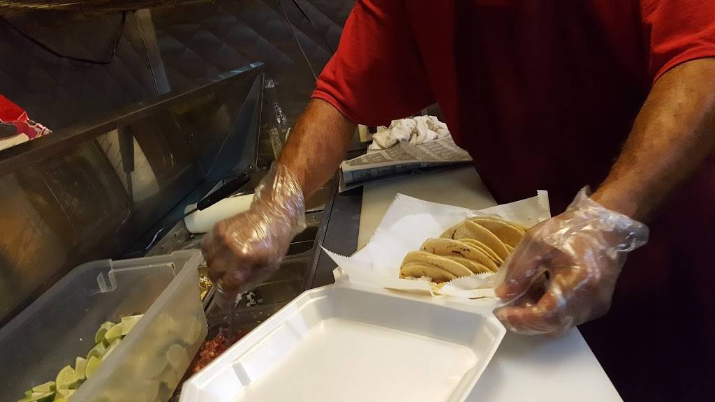 Mannys Tacos To Go | restaurant | 4445 Bee Ridge Rd, Sarasota, FL 34233, USA | 9415866809 OR +1 941-586-6809