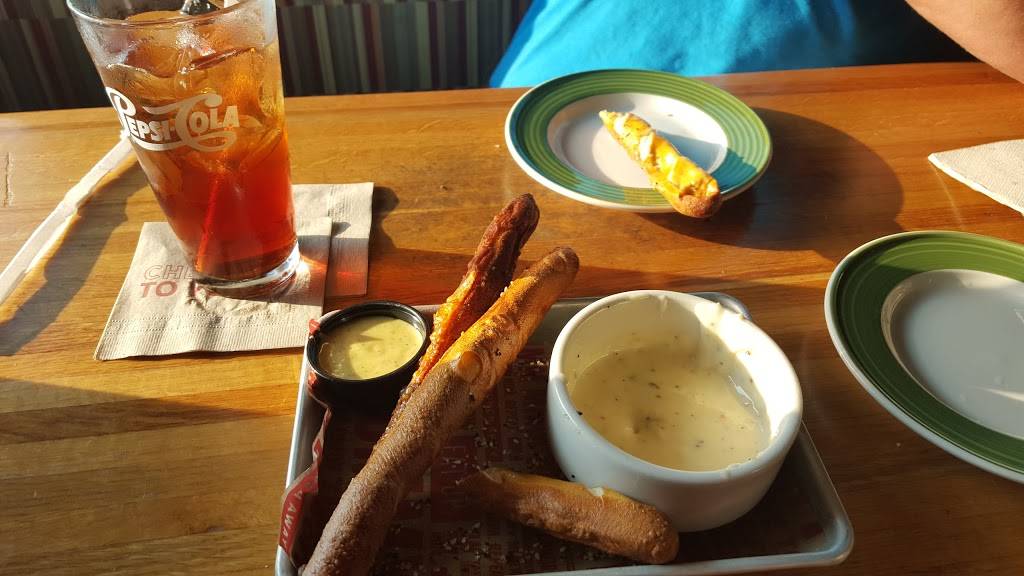 Applebees Grill + Bar | restaurant | 300 Skywatch Dr, Danville, KY 40422, USA | 8599367400 OR +1 859-936-7400