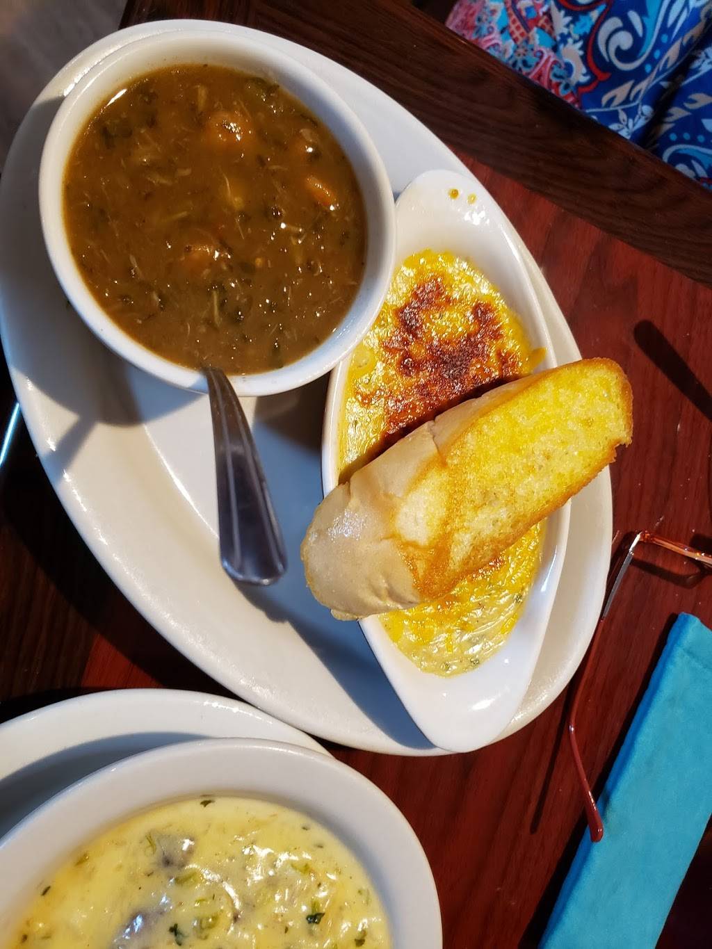 Charlies Restaurant | restaurant | 30123 LA-22, Springfield, LA 70462, USA | 2252940100 OR +1 225-294-0100